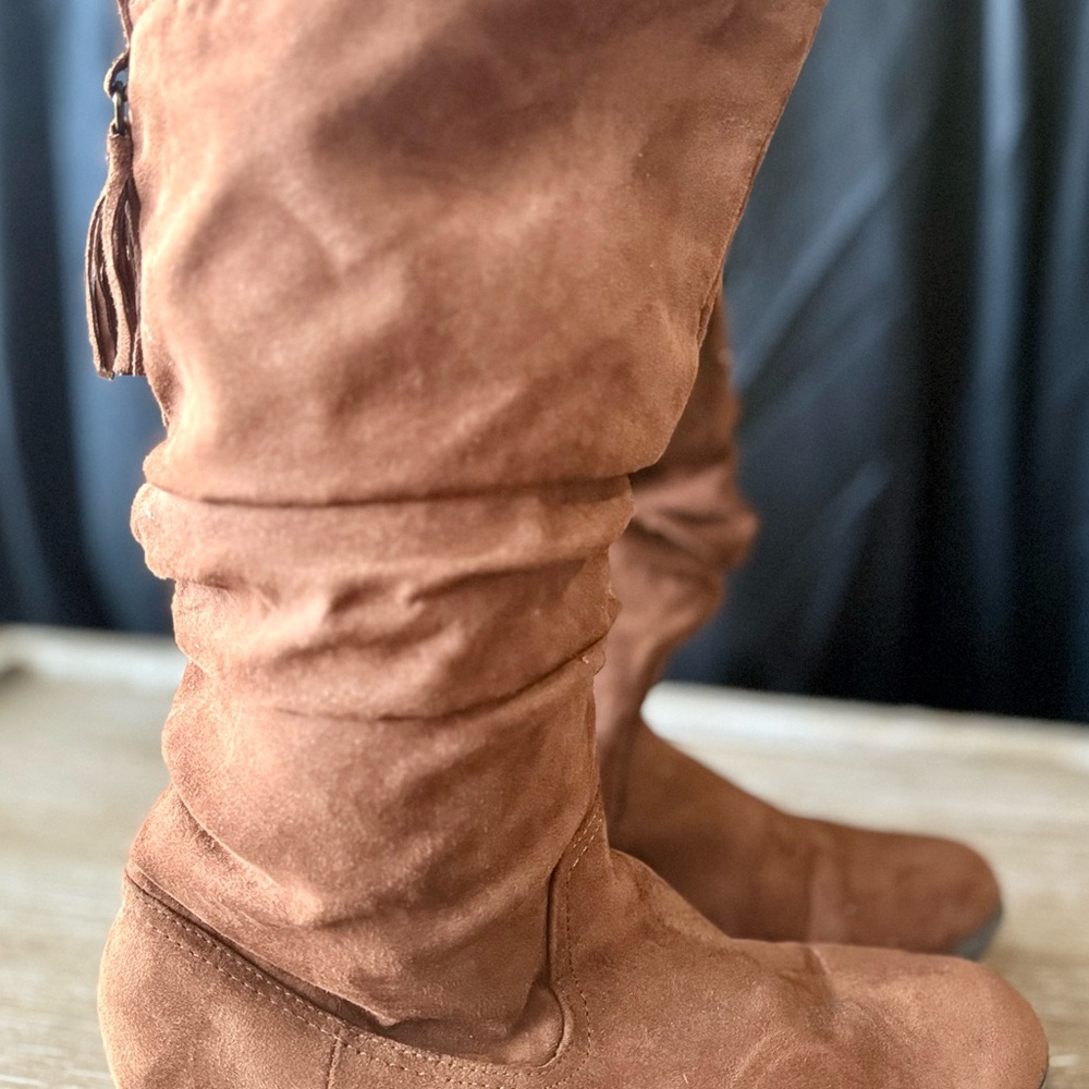 Arizona Jean Company Kasper brown suede slouchy boots.